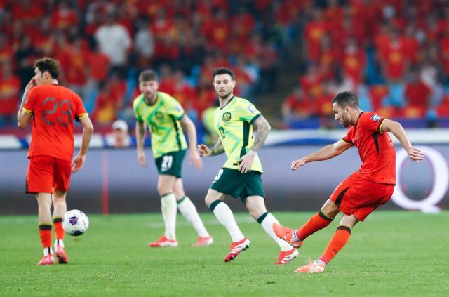 必发-高级货来了！塞鸟首秀惊艳 险破门+传球成功率100%