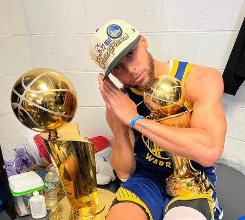 必发下载-“安安”庆祝动作火遍全球 库里亲身讲述灵感来源